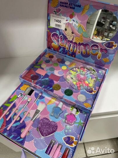 Детская косметика в чемодане