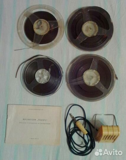 4 кассет,книжка,микрофон для Магнитола.Или обмен
