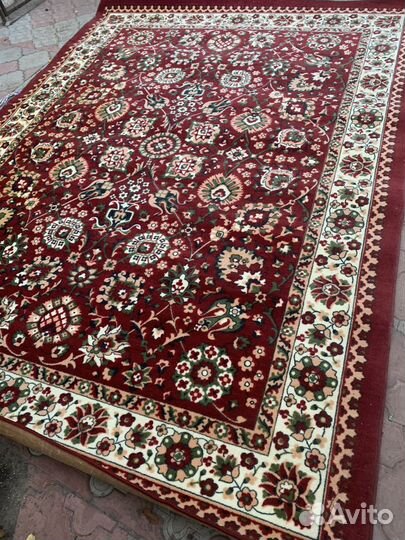 Ковер (240см) х (330см)