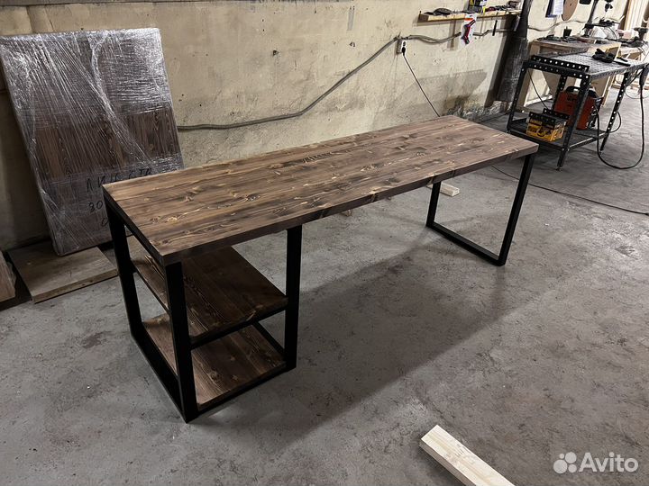 Компьютерный стол из массива в стиле лофт