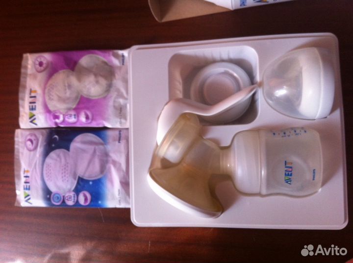 Молокоотсос avent механический