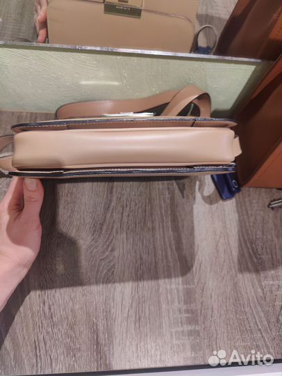 Сумка coccinelle кроссбоди