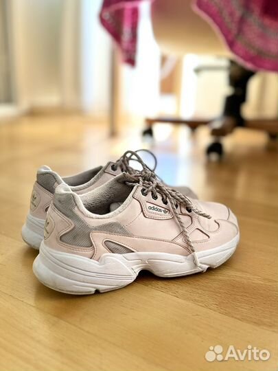 Женские кроссовки adidas Falcon pink