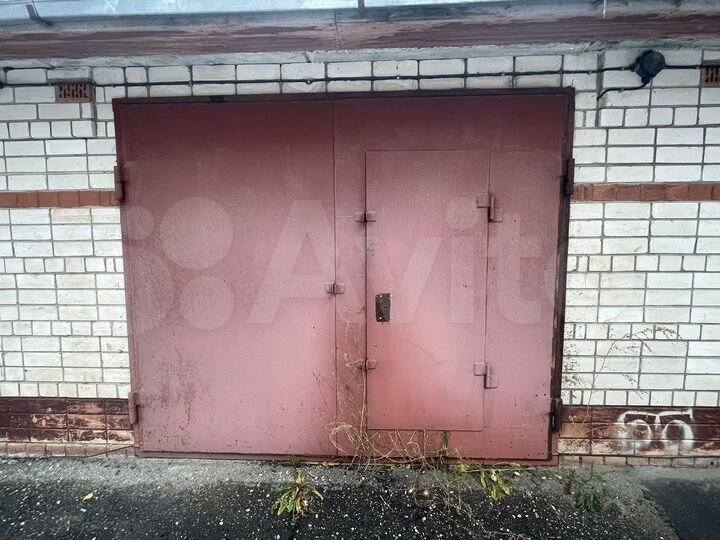 Гараж, > 30 м²