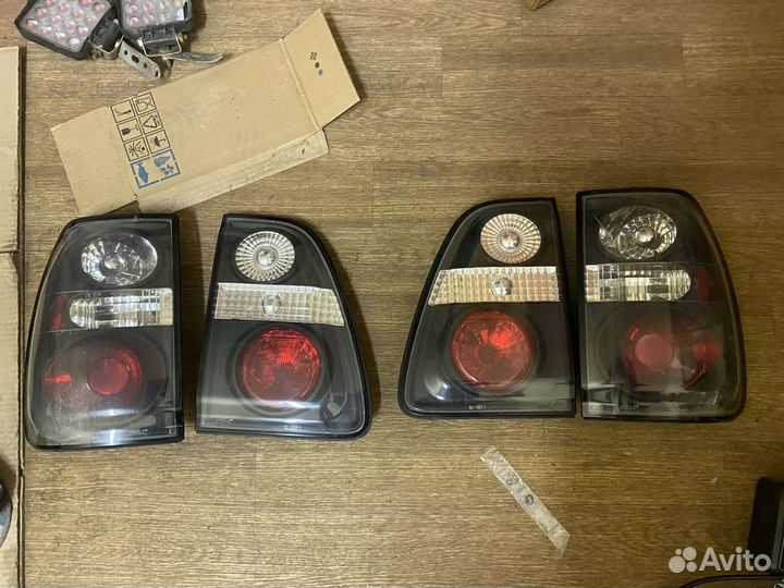 Фонари задние Toyota Land Cruiser 100