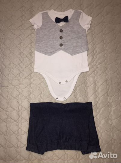 Комплект: джинсы стрейч, жилет с бабочкой