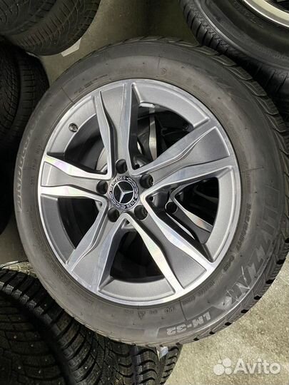 R20 Bridgestone Blizzak LM-25 225/50, PCD 5x112 DIA 66.6