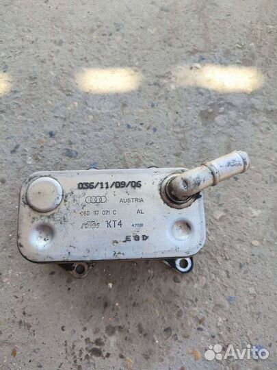 Радиатор масляный Фольксваген Пассат Б6 2.0 FSI