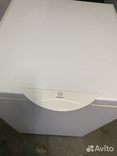 Морозильная камера Indesit (Ларь ) 140л