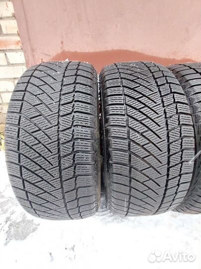 Continental ContiVikingContact 6 215/55 R17 98T