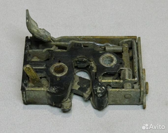 Замок двери задний левый Chery Amulet