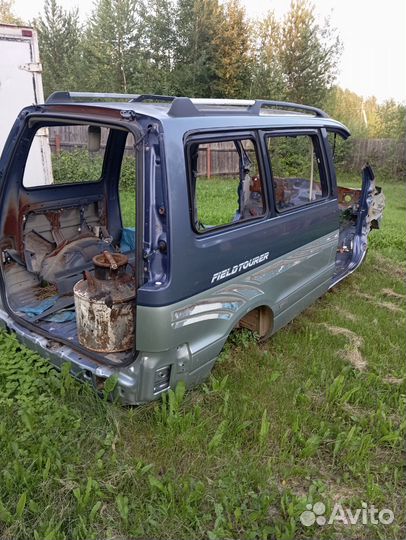 Детали кузова. Тойота Ноах сr 50