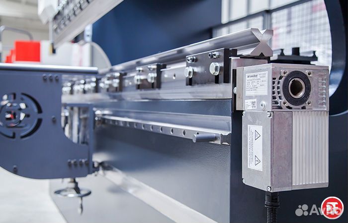 Гидравлический листогиб dener sx30135