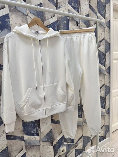 Костюм корея белый новый