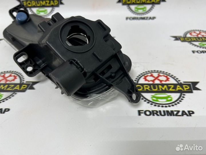 Фара противотуманная передняя правая Ford Focus