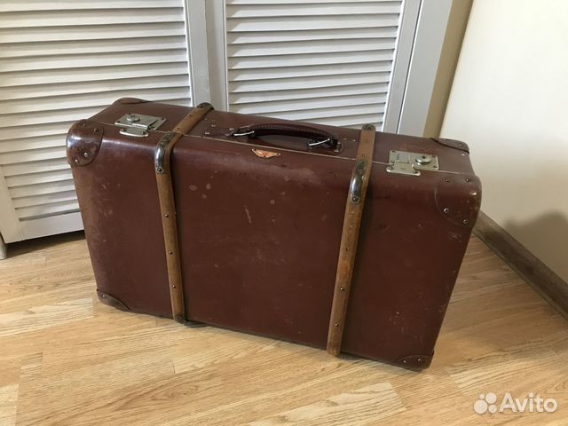 Чемодан старинный антуражный интерьерный