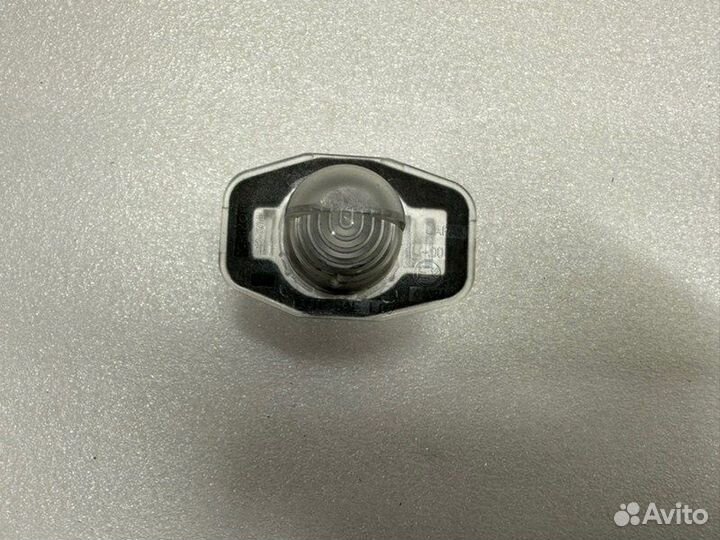 Плафон освещения номерного знака задний Toyota
