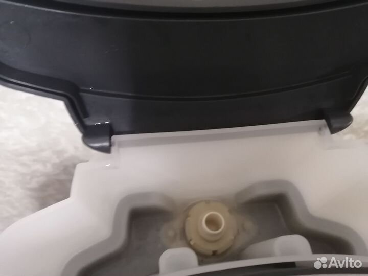 Кофеварка рожковая Redmond RCM-1503