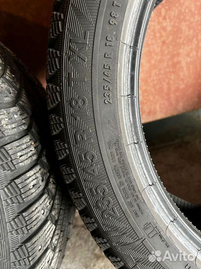 Gislaved Nord Frost 200 SUV 235/45 R18