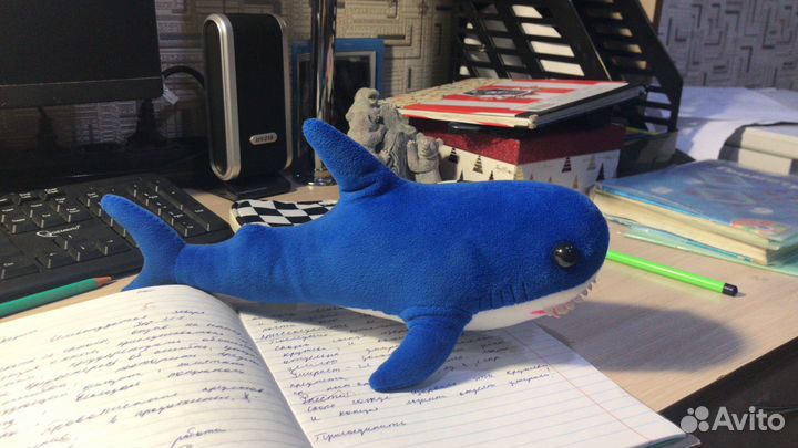 Игрушка акула