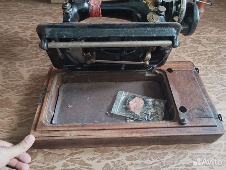 Швейная машина Singer