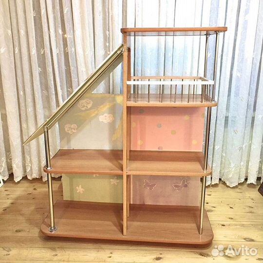 Большой кукольный домик