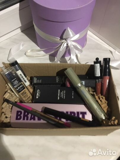 Коробка косметики