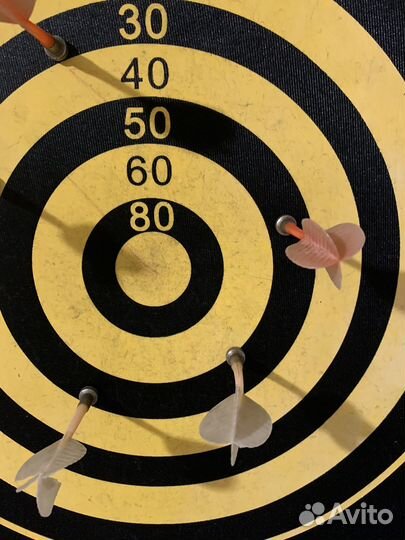 Дартс на магнитном полотне