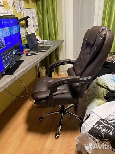 Компьютерное игровое кресло геймерское с массажем