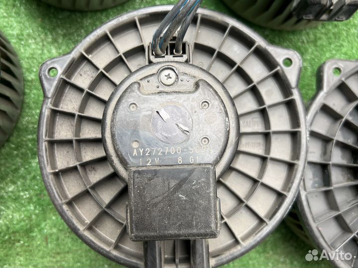 Моторчик печки toyota lexus Rx300 2727005090