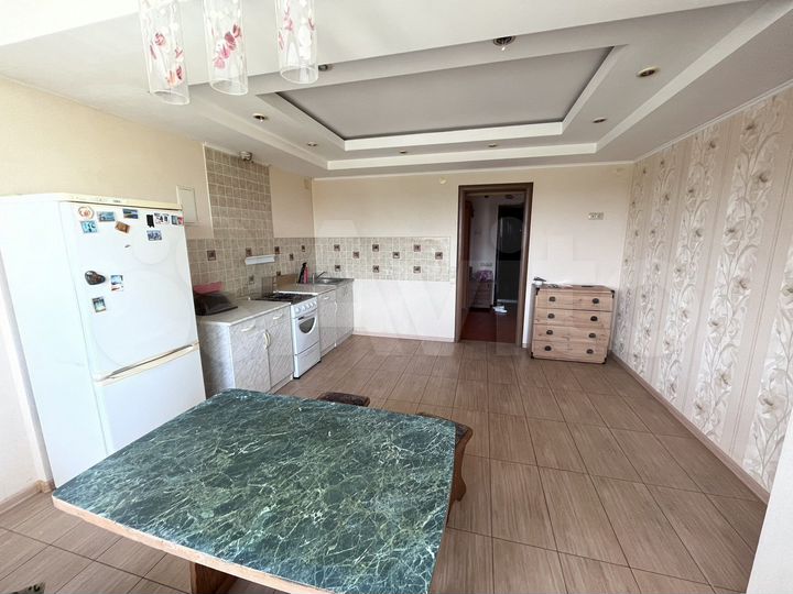 3-к. квартира, 106 м², 3/9 эт.