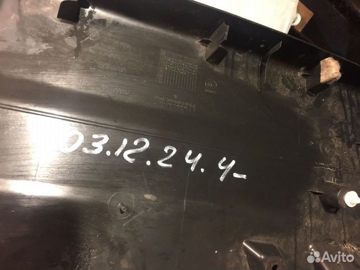 BMW1 F20 2011-2015 Облицовка багажника