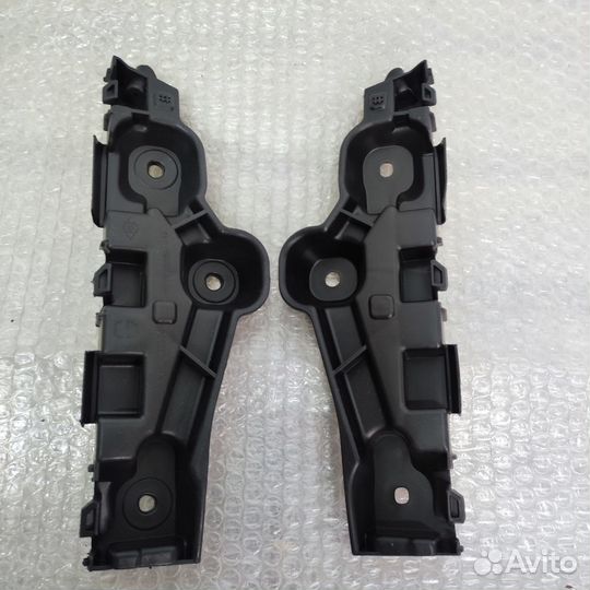 Кронштейн бампера переднего Logan / Sandero 14-18г