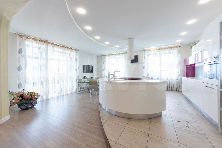 4-к. квартира, 205 м², 7/11 эт.