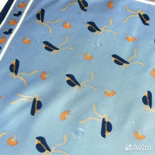 Платок с шляпками 52х49