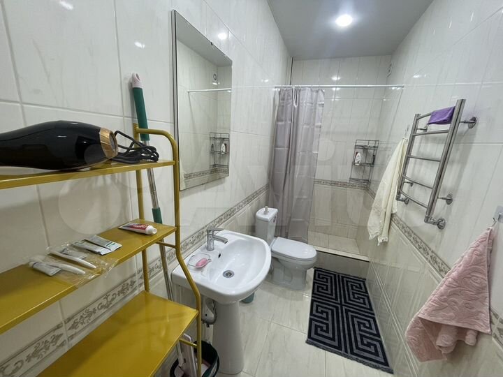 2-к. квартира, 55 м², 1/10 эт.