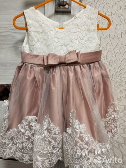 Платье праздничное