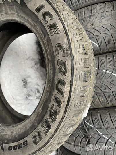 Bridgestone Ice Cruiser 5000 215/65 R16 98T