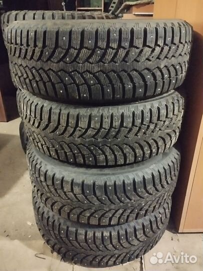 Bridgestone Blizzak Spike-01 195/60 R15 88T