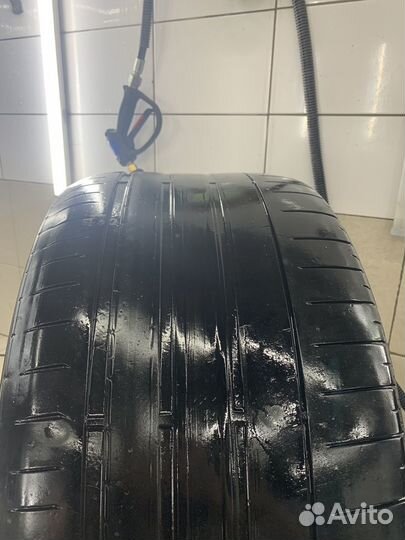 Pirelli P Zero 285/35 R22 и 315/30 R22 38J