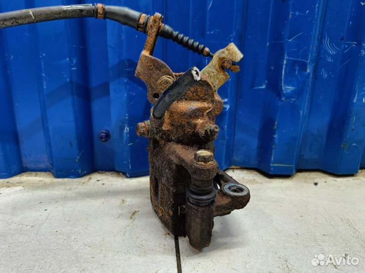 Суппорт задний левый Kia Cerato LD 1.6 G4ED 2005