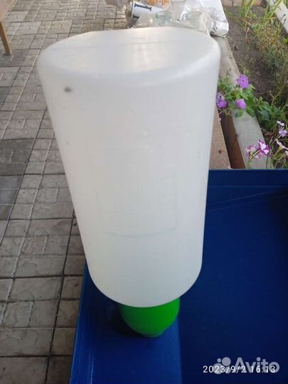 Поилки для кроликов. В наличии 2 шт