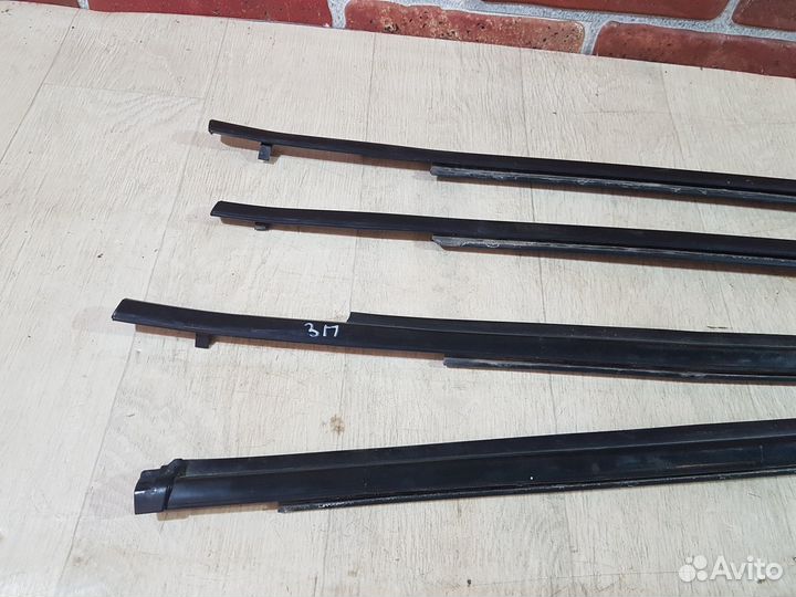 Бархотка двери Mitsubishi asx 1.6