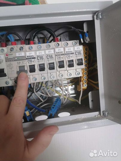 Мастер на час электрик,сантехник