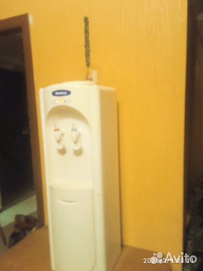 Продаю кулер напольный для воды