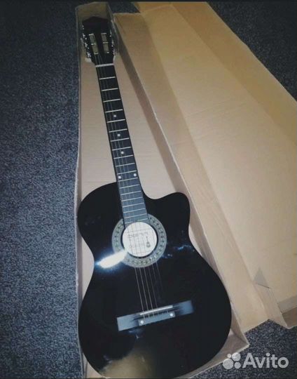 Акустическая гитара