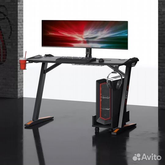 Игровой компьютерный стол