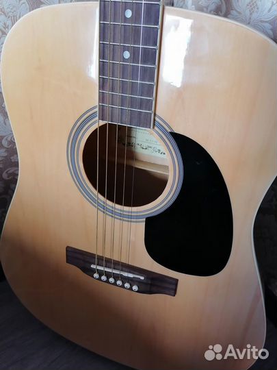 Акустическая гитара Martinez вместе с чехлом
