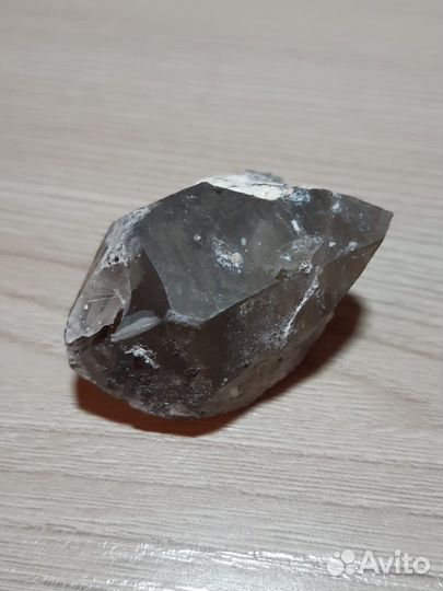 Раухтопаз (дымчатый кварц)