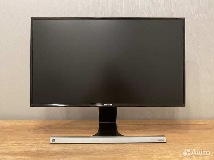 Монитор Samsung s24d590pl